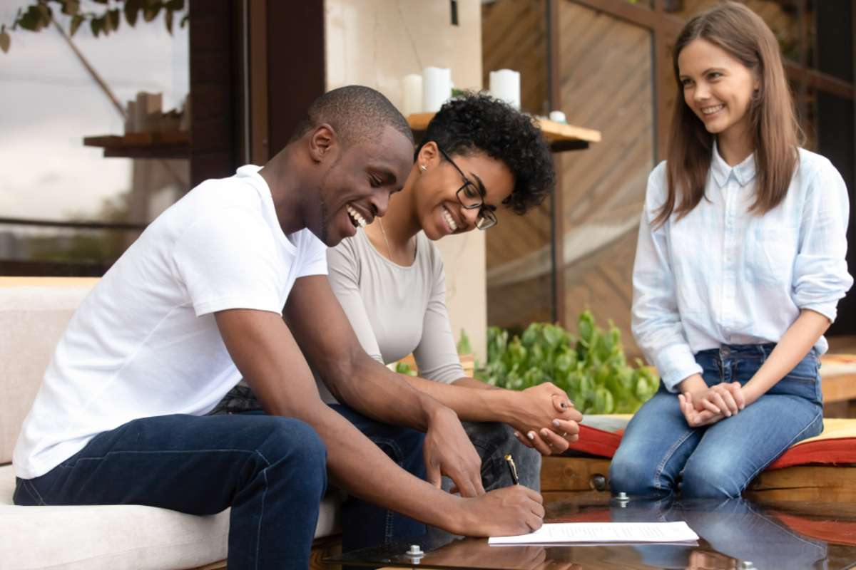 The best Charleston, SC, property management company helps renters renew their leases
