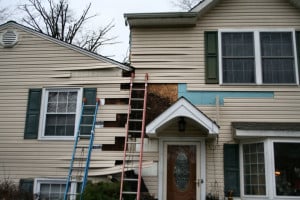 Tips from Charleston Property Managers: Installing Vinyl Siding